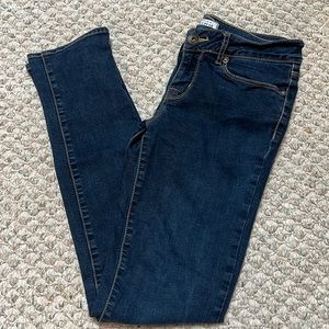 Bullhead dark wash skinny jeans. Size 7 from Pac sun